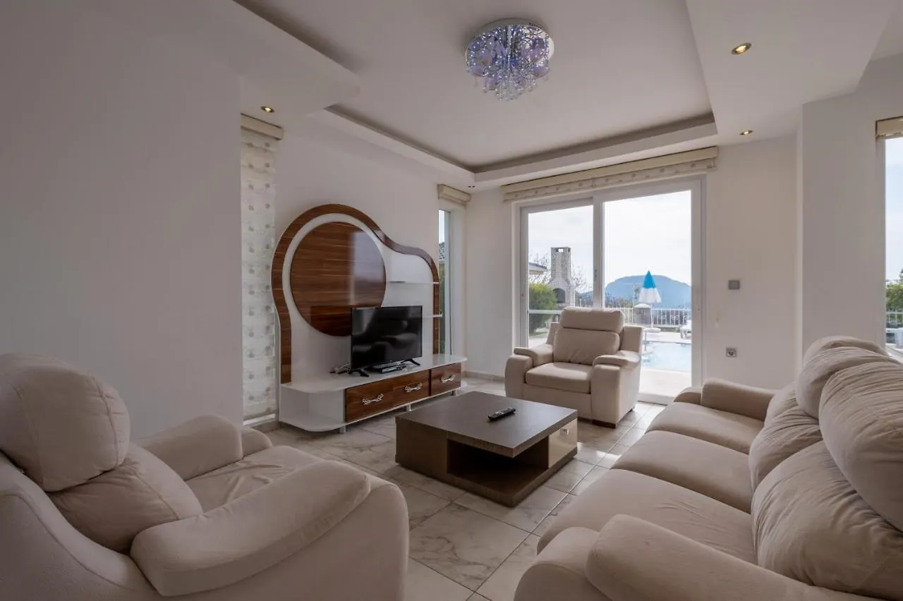 Solo Villa - Adel Villa, 4 Bedroom Private Villa At Oludeniz Turecko